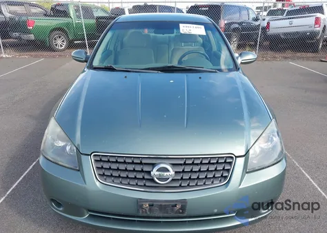 2005 Nissan Altima 2.5 S from USA, damaged, VIN 1N4AL11D35C301814